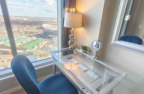 Victoria Park Apartment | New downtown penthouse 1 bedroom with unblock view by Stampede BMO Saddle dome