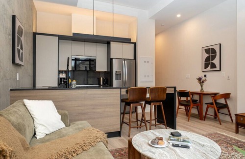 Downtown Halifax Apartment | *NEW Elegant 1B/1B Downtown Halifax
