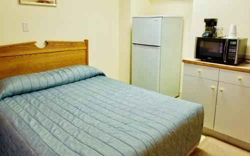 Cold Lake Hotel | New Imperial Inn