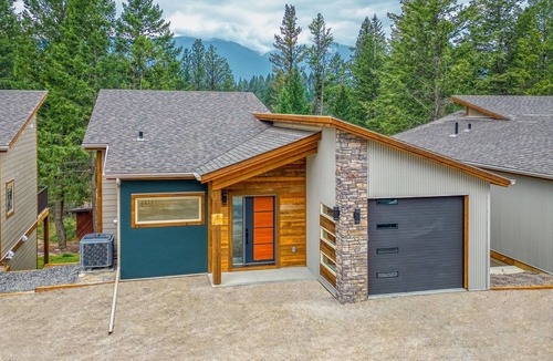 Windermere Cabin | New Modern Family Friendly Cabin Close To The Beach, Golf Courses & Hot Springs