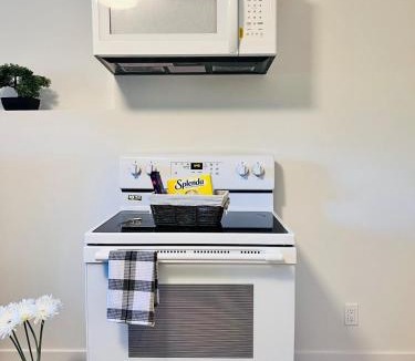 Riverview Apartment | New & Modern Suite in Bristol Riverview