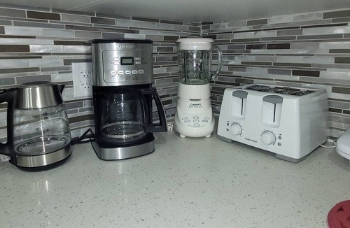West Edmonton House | New One-Bedroom Basement Suite within 10 minutes Drive to West Edmonton Mall