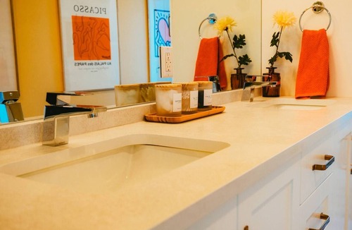 Downtown Halifax Bed & Breakfast | NEW Pause Penthouse Lofts -Downtown- Free Parking