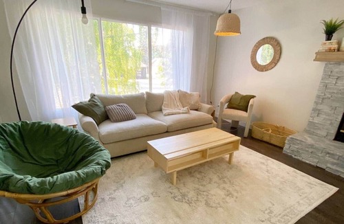Red Deer House | New! Spacious Bright Home in GREAT Location