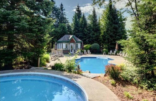 Mont-Tremblant Ski Chalet | NEW! Splendid Chalet on Golf course. Top location!