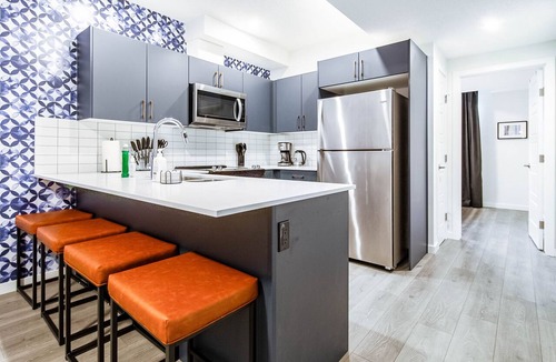 Southwest Edmonton Apartment | NEW-The Suite Life-2BD-King Bed-WEM & YEG Airport