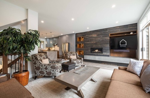 Nicklaus North Condo | NEW Townhome | Private garage & hot tub | BBQ