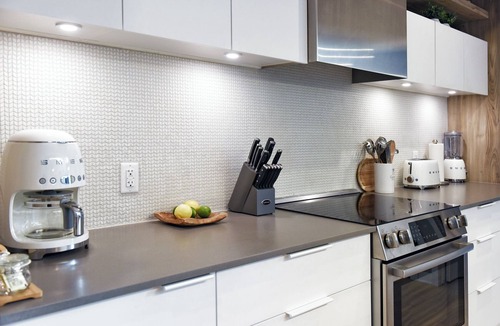 Mont-Tremblant Condo | NEW! Verbier Chelsea | Ski Mountain View | Shuttle to Resort | Covered Parking + Spa & Pool Access