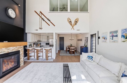 The Blue Mountains Condo | Newly Updated 2BDR Slopeside Condo at BM!