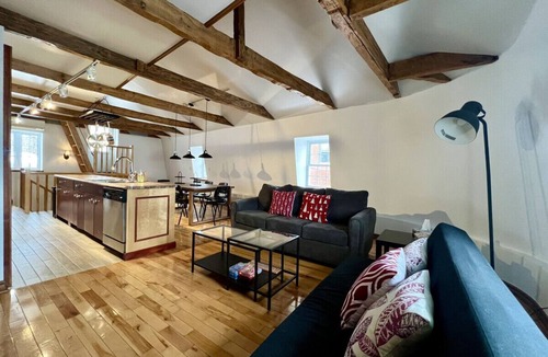 Saint-Jean-Baptiste Apartment | Nice condo with mezzanine floor and terrace.