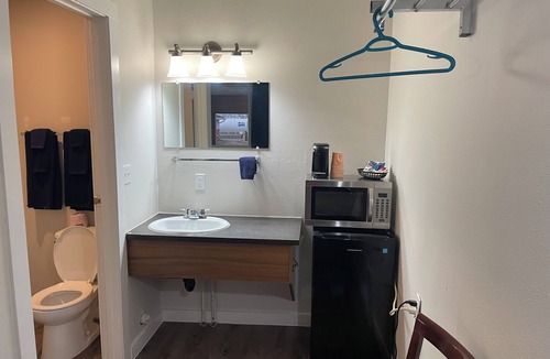 Niton Junction Hotel | Niton Junction Motel