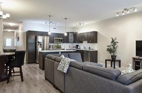 Whitehorse House | NN - Eddy #1 - Whistlebend 3-bed 2 5-bath