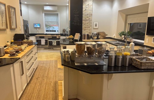 Winnipeg Bed & Breakfast | No.5 East