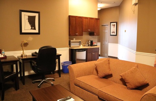 Fort McMurray Hotel | Nomad Hotel and Suites