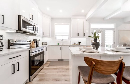 Jasper Place House | Nordic Escape | Near WEM & DT | AirCon | King Bed