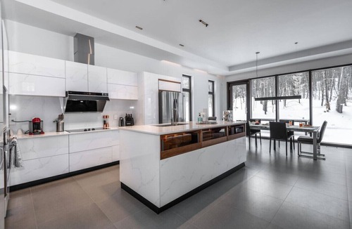 La Conception Ski Chalet | Nordic Lodge Tremblant -5 Bdrs,Hot Tub,Pool Table