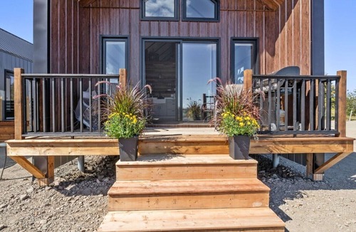 Saint Louis de Kent Cabin | Nordic Spa Retreat Chalet, king bed, luxury bath