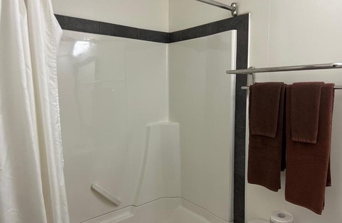 Valleyview Hotel | Northern Lights Inn & Suites