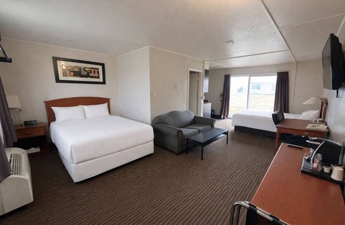 Valleyview Hotel | Northern Lights Inn & Suites