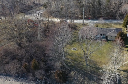 Romney House | NOW THAT'S COZY - Elegant 3 BR on private sandy beach waterfront on Lake Erie