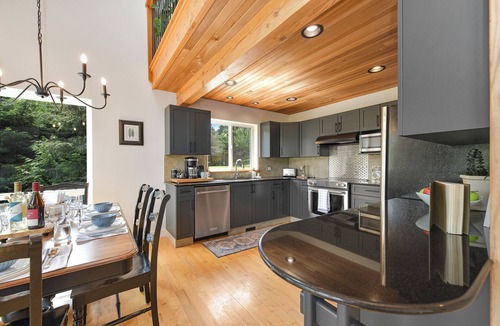 Otter Point House | Nowhere Sooke Escape - A West Coast Dream Retreat