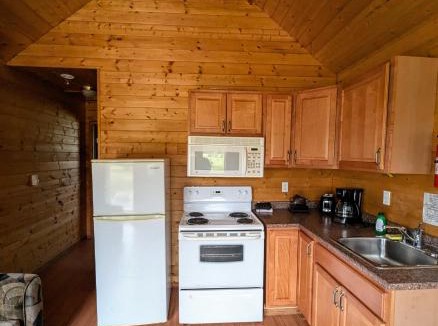 Regional District of Fraser-Fort George Other | NV Mountainview Chalets & RV Resort