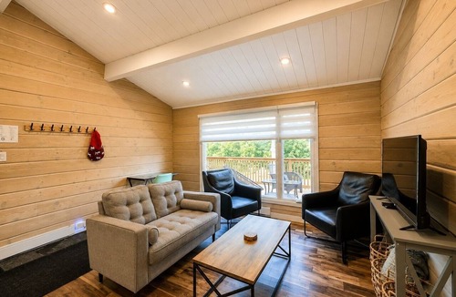 Sutton Ski Chalet | Ô-CHALET beautiful 2 bedroom mini-chalet