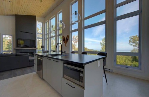Saint-Joseph-de-la-Rive Ski Chalet | O Vitre Spa - Relax with St-Lawrence Views