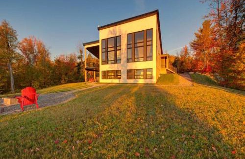 Saint-Joseph-de-la-Rive Ski Chalet | O Vitre Spa - Relax with St-Lawrence Views