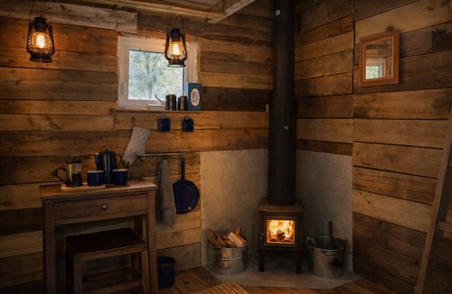 Markdale Cabin | Oak, the tiny cabin in the woods