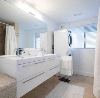 Victoria Apartment | OCEAN FRONT 2 BEDROOM SUITE with STUNNING VIEWS