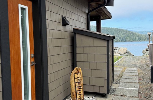 Port Renfrew Apartment | Ocean Front Vacation Suite - The Whale's Tale