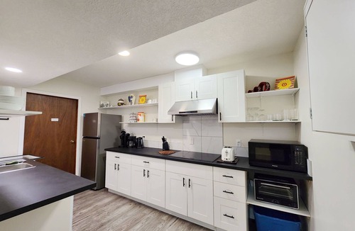 Campbell River House | Ocean's Edge Suite