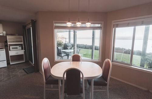 Regional District of Nanaimo Hotel | Ocean Sands Resort
