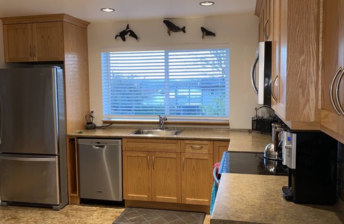 Campbell River House | Ocean View and Garden Oasis Suite