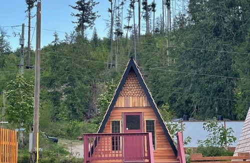 Powell River Cabin | Ocean view cabins at the laughing oyster restaurant