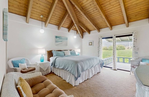 Fort Bragg House | Ocean-View Manor with Large Yard, Walk to Beach