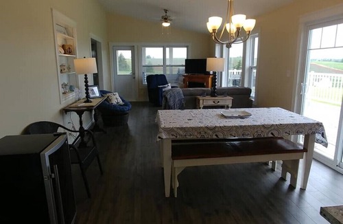 Clinton House | OCEAN VIEW - SUNSET VIEW - BEACH ACCESS - SCREEN ROOM