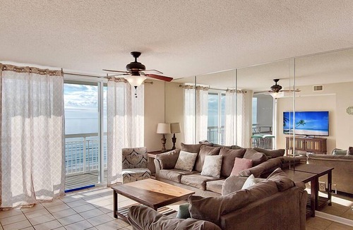 Crescent Beach Condo | Ocean Views and Spring Breeze | CS N703