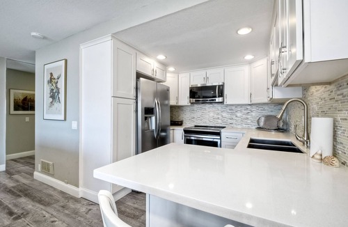 South Oceanside Condo | Oceanfront 1BR | Fully Furnished | Gated Parking