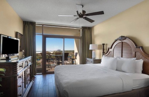 Windy Hill Hotel | Oceanfront Condo | Lazy River & Pools | Walk to Dining & Fun