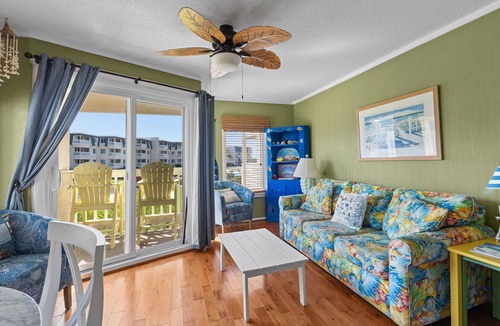 Morehead City Condo | OCEANFRONT COMPLEX, CONDO IS NEAR OUTDOOR POOL & WATERSLIDE. BEACH ACCESS