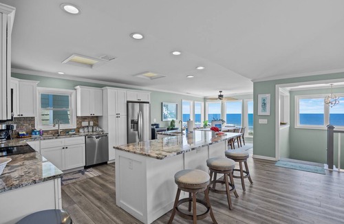 North Carolina Coast Condo | Oceanfront Mayor's Penthouse 4BR w/Elevator, covered parking in Carolina Beach
