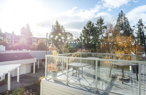 Regional District of Nanaimo Apartment | Oceanfront Resort Corner Double Queen Beds Suite