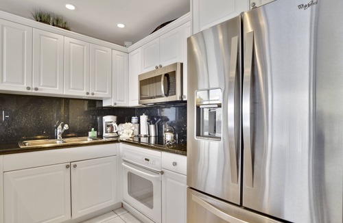 Honokowai Condo | Oceanfront Views! Corner unit!