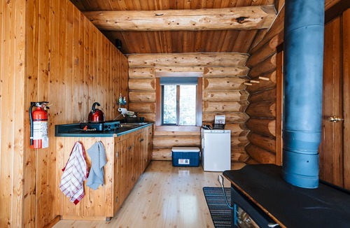 Rock Lake Cabin | Off-Grid Secluded Log Cabin. Peaceful & Quiet! Off the Beaten Path Hidden Gem