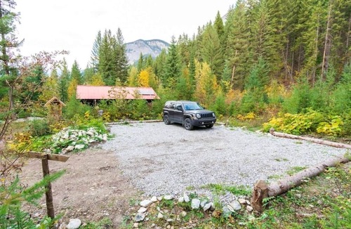 Blaeberry Cabin | Off-Grid WoodLog Cabin