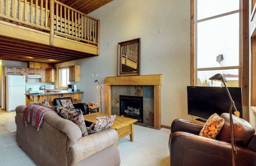 Snow Pine Estates Condo | Okanagan - Arolla Chalet D