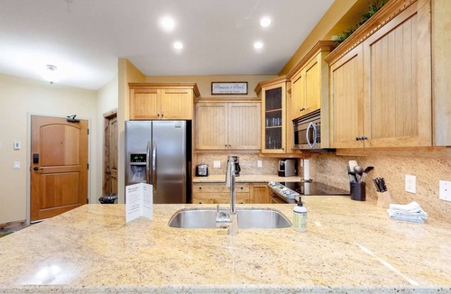 Big White Ski Resort Condo | Okanagan - Aspens 4307