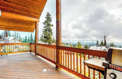 Snow Pine Estates House | Okanagan - DuHaus Green
